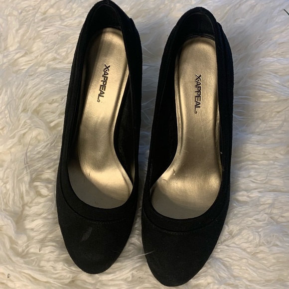 XAppeal Black Velvet Pumps 7.5 - Picture 9 of 13